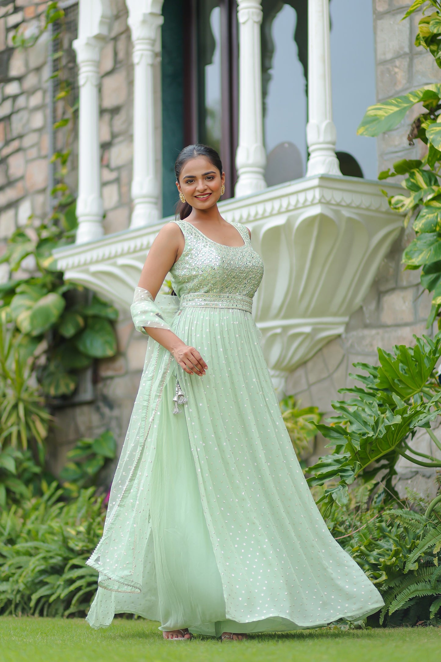 Pastel Green Kurta With Side Slit Set Adorned With Embellishments