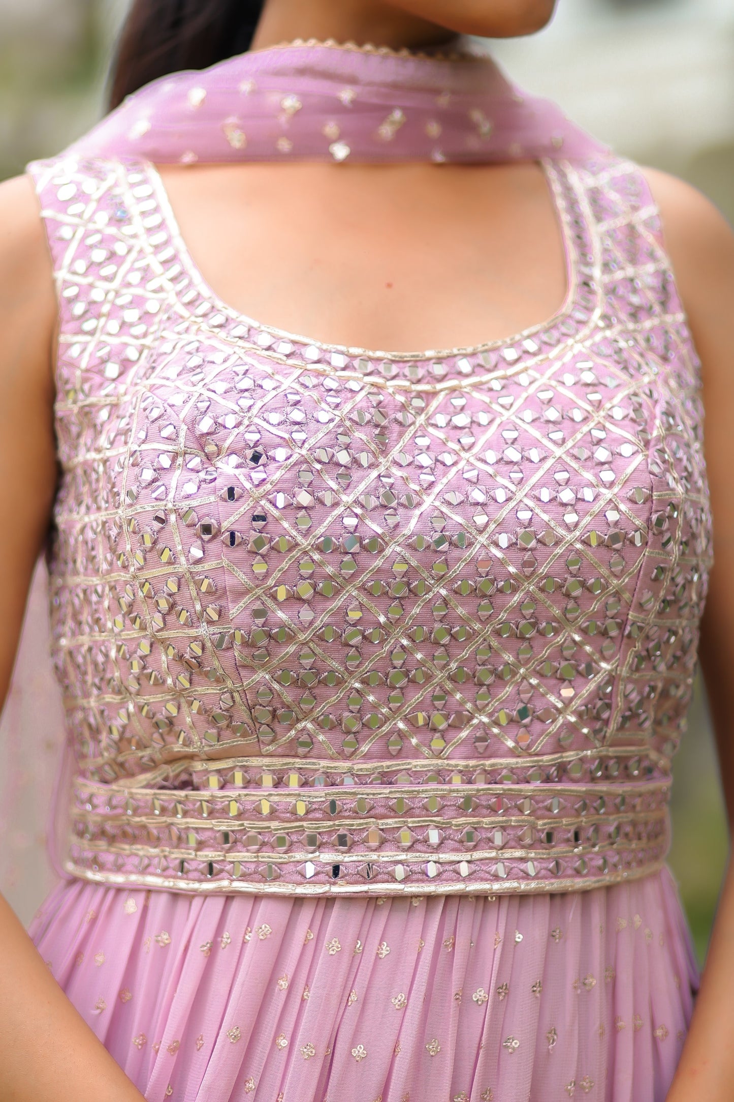 Lavender Kurta With Side Slit Set Adorned With Embellishments