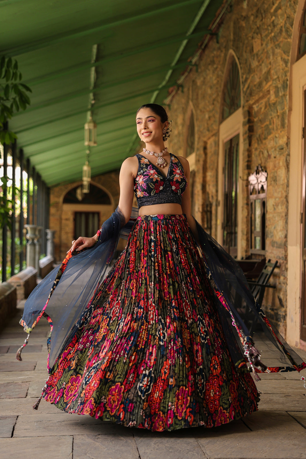 Women Clothing Store in Jaipur | Ethnic Wear for Women – Aari Tari