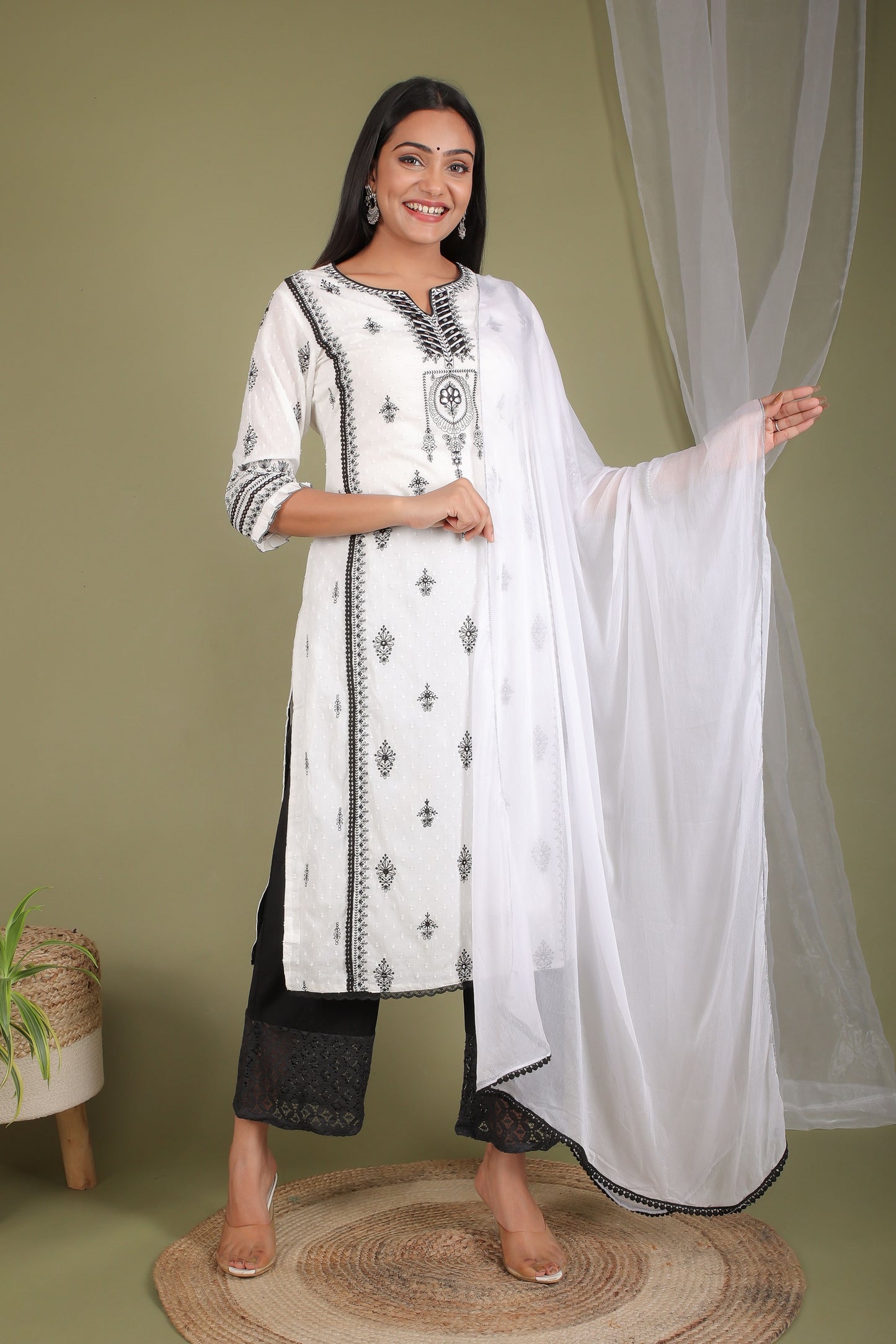 Ethnic White Self Woven Cotton Pant Set With Thread And Mirror Work