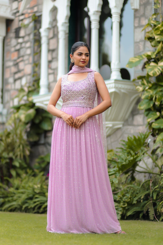 Lavender Kurta With Side Slit Set Adorned With Embellishments